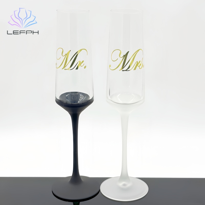 Frosted mr&mrs Champagne glass set