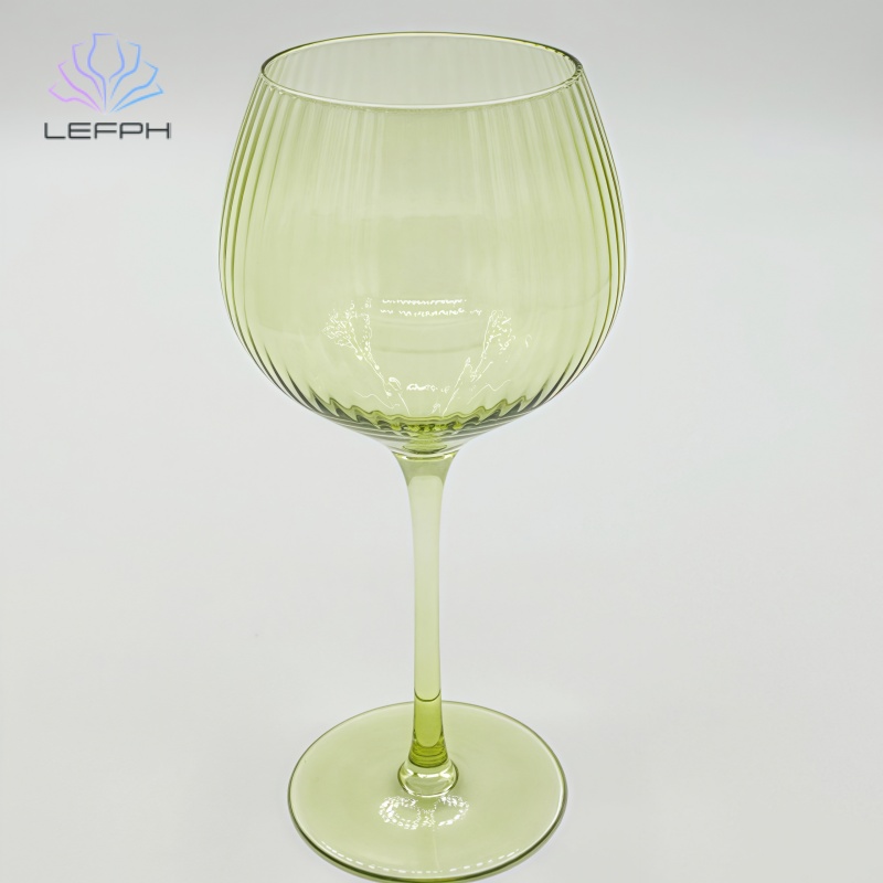 金色竖纹鸡尾酒玻璃杯